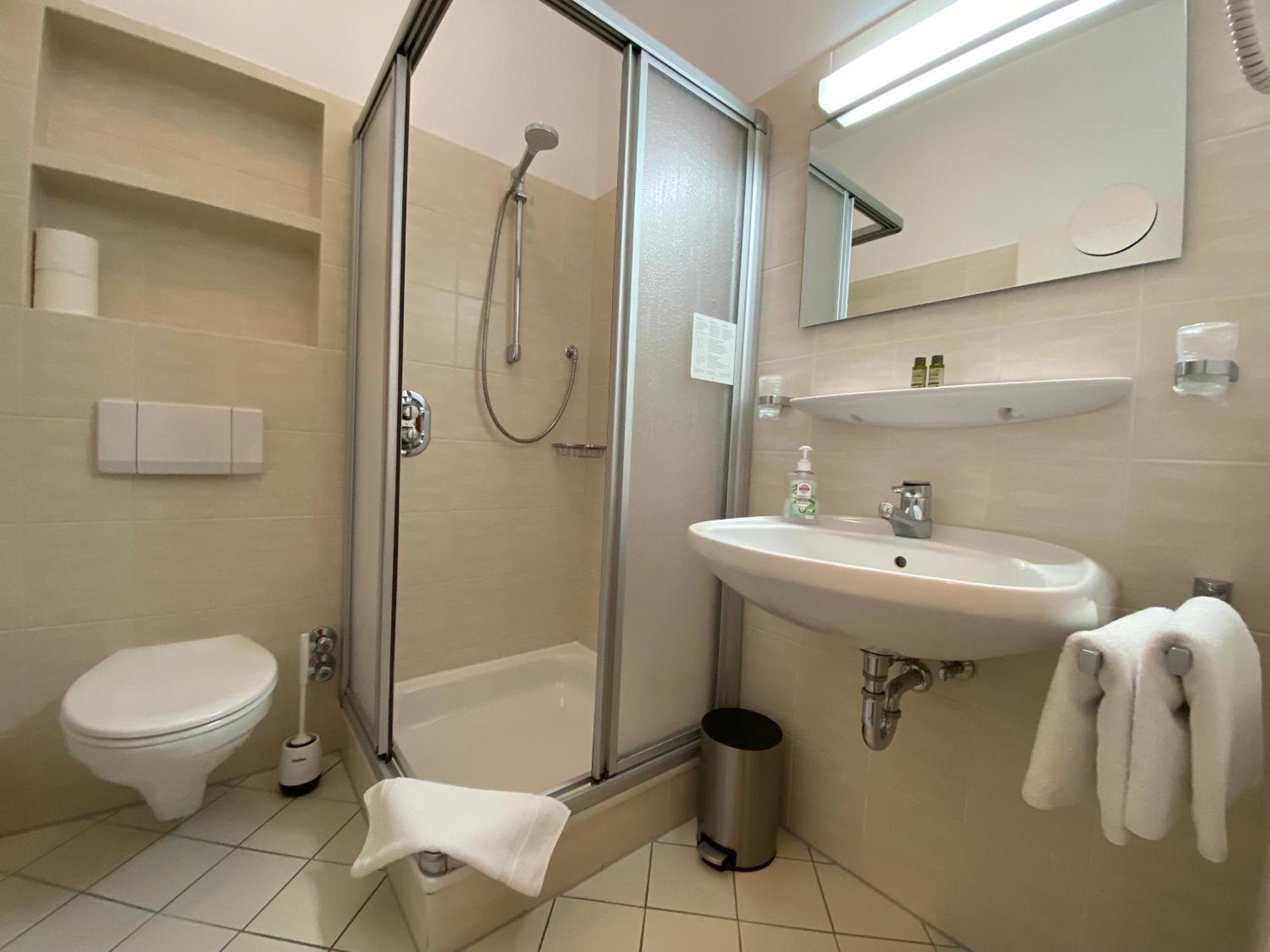 Adamidis Hotel Altenmedingen Экстерьер фото