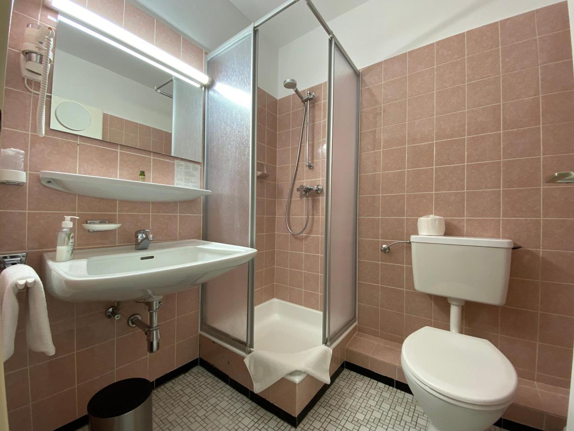 Adamidis Hotel Altenmedingen Экстерьер фото