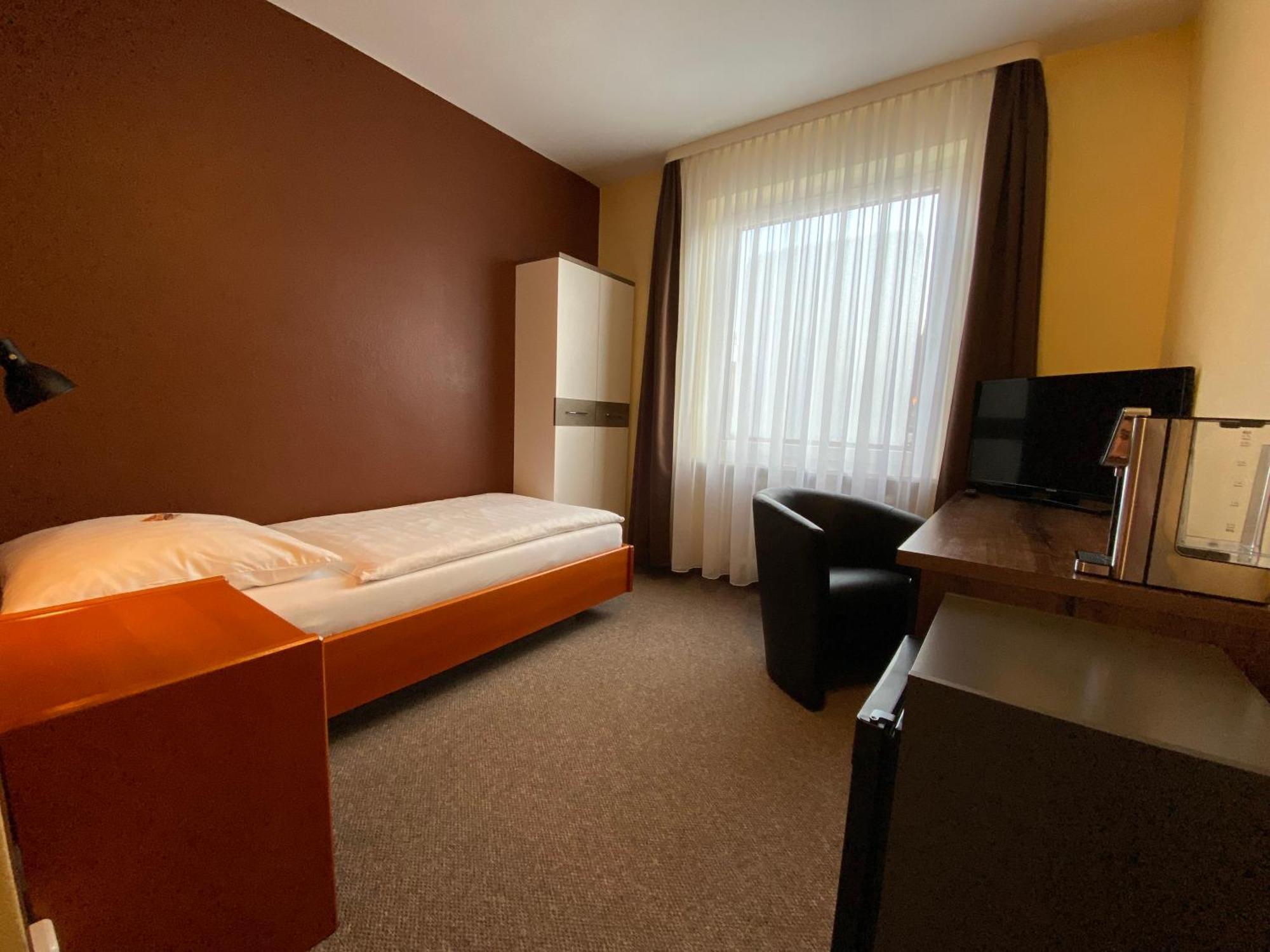 Adamidis Hotel Altenmedingen Экстерьер фото