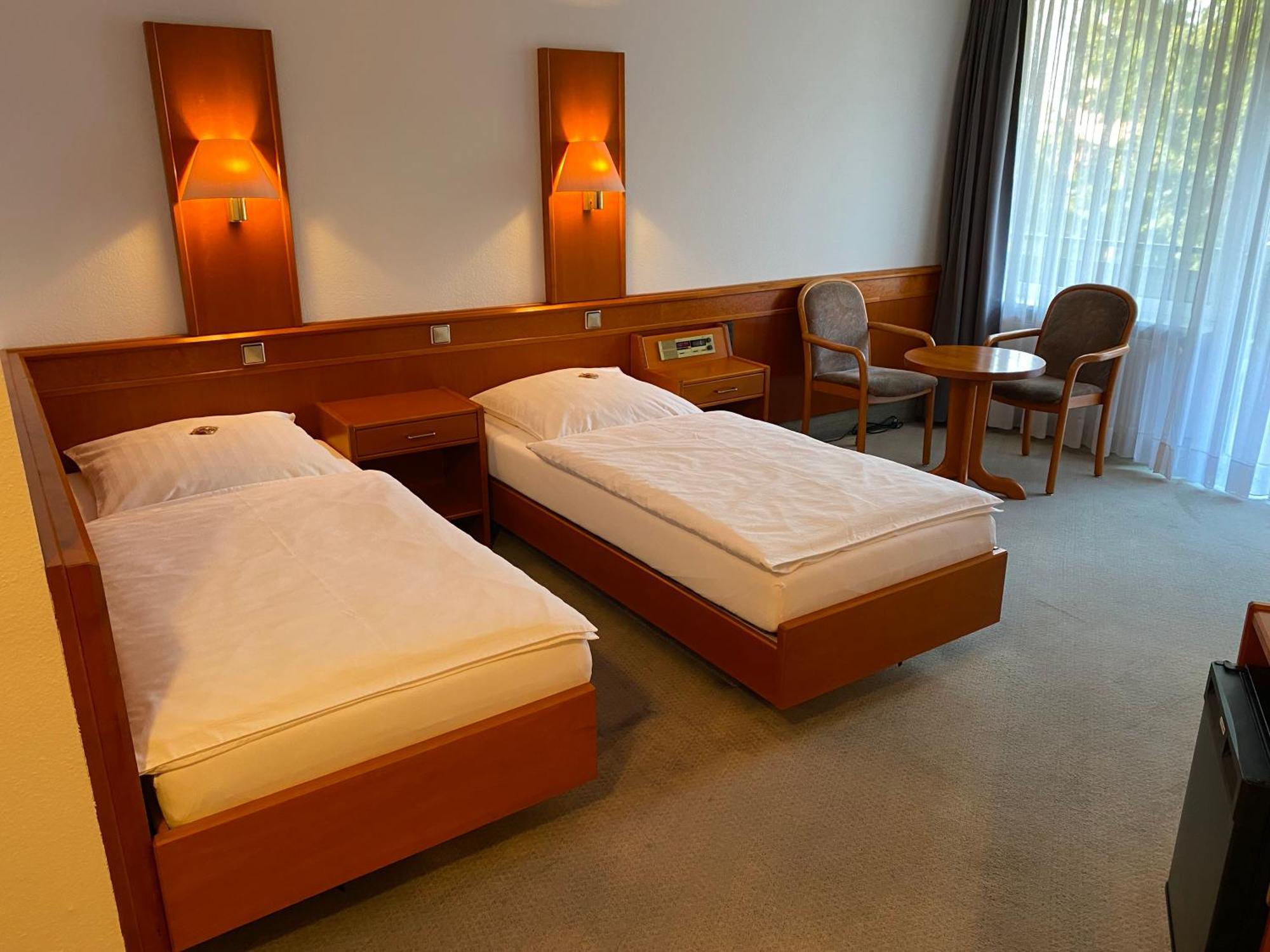 Adamidis Hotel Altenmedingen Экстерьер фото