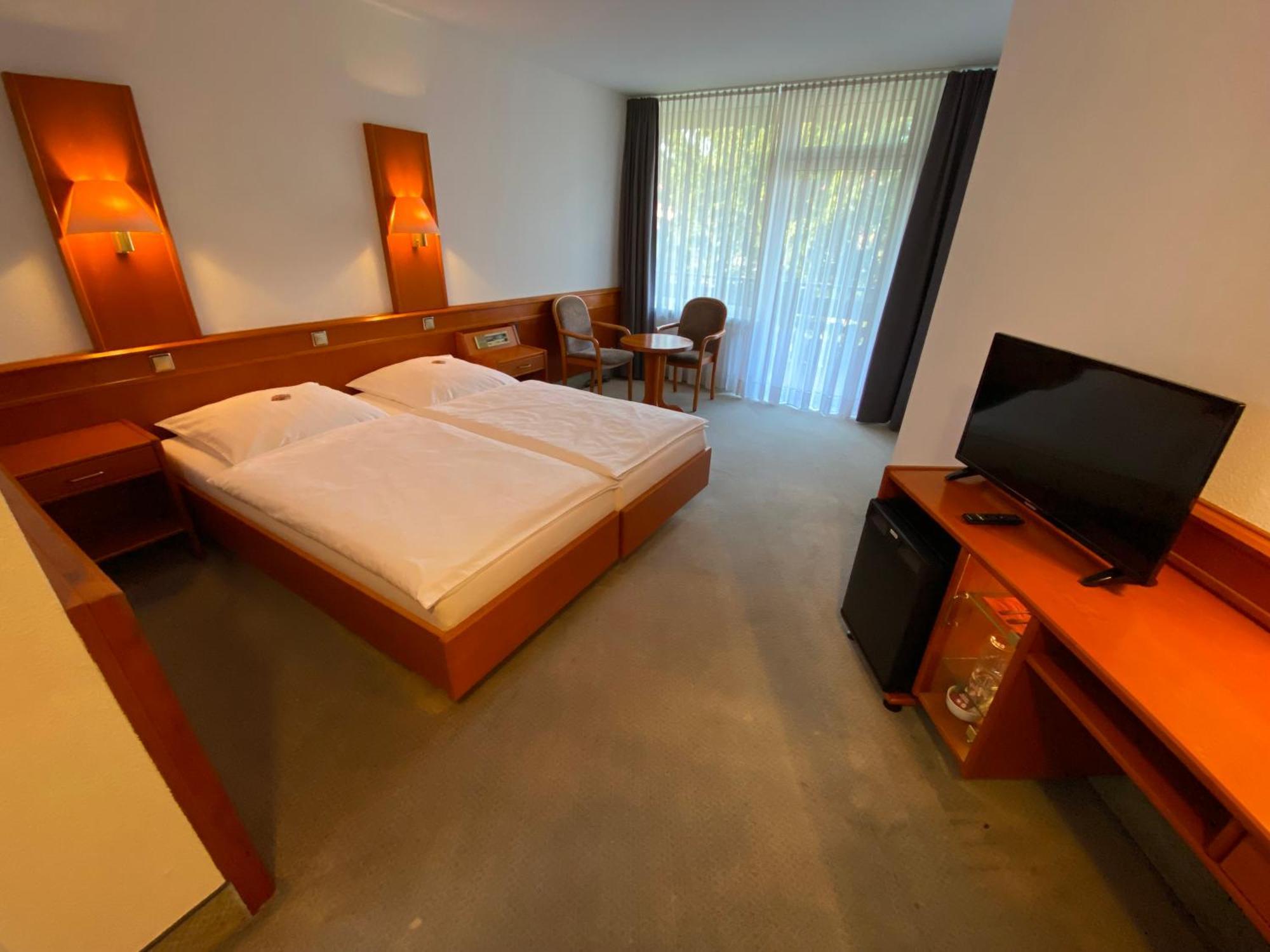 Adamidis Hotel Altenmedingen Экстерьер фото